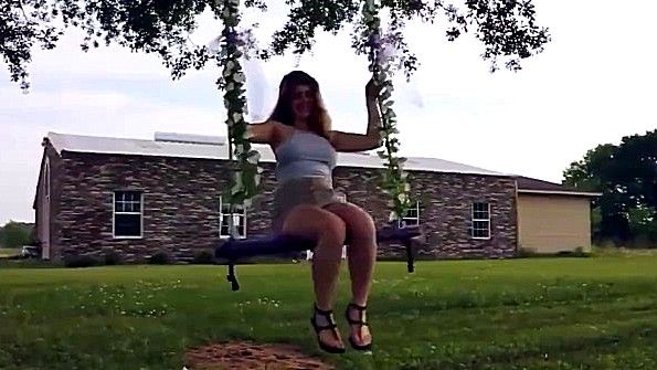 Корейская взрослая женщина с сочной попкой занимается анальным сексом в Департаменте энергетики