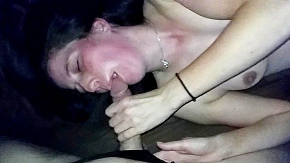 Азиатская взрослая женщина в чулках не любит жесткий секс