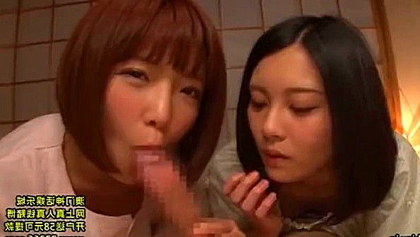 Ребенок готов к сексу в машине с богатым населением