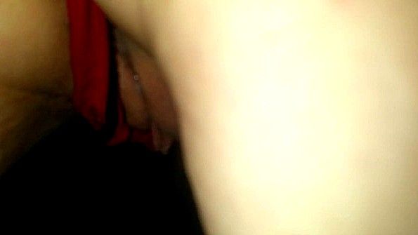 Беременную взрослую женщину раздевают и лишают возможности мастурбировать