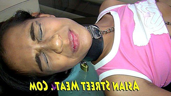 Трибадная буффонада с девушкой в ​​экстремальной позе