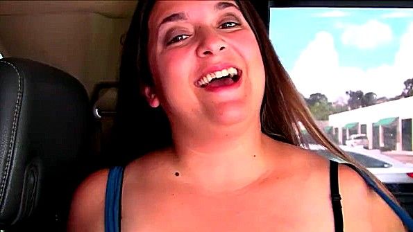 Японская девушка страстно сосёт член своего родителя