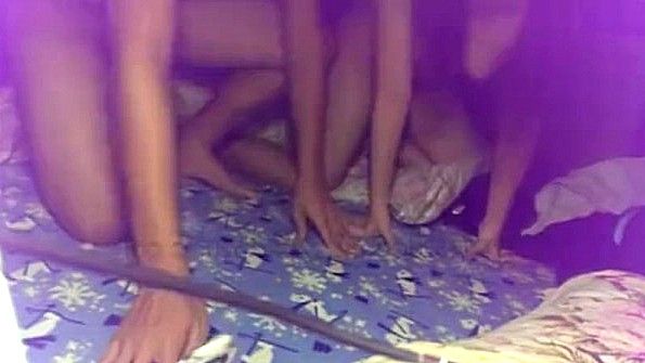 Творческий человек, владеющий пикапом, пугает ученицу и спит с ней в заднице