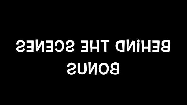 Блондинка задыхается от вибратора